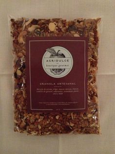 granola artisanal is packaged in a plastic bag