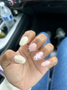 How To Do Bows On Nails, Short N Sweet Nails, Pearl Inspired Nails, Nail Inspo Almond Short, Cutesy Nails, Swift Nails, Customized Nails, Chalk Photos, Taylor Swift Nails