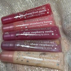 Bath And Body Works Lip Gloss, Lipgloss Collection, Lip Gloss Cosmetics, Best Lip Gloss, Lip Gloss Collection, Lip Gloss Colors, Lip Shine, Fancy Makeup, Bath And Body Care