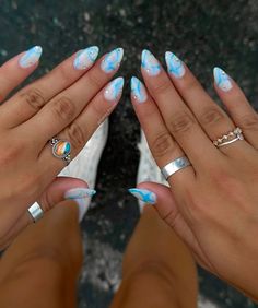 Fun Nail Tip Designs, Edc Nail Ideas, Almond Nails Blue Design, Preppy Aesthetic Nails, Blue Summer Acrylic Nails, Chrome Nails With Rhinestones, Trending Blue Nails, Nails Pearl, Blue Chrome Nails