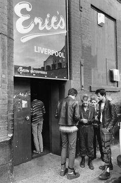 Punks outside Eric's night club on Matthew Street, Liverpool, Merseyside on October 31,1979 Punk Lifestyle, Liverpool Club, Liverpool Town, Liverpool Docks, Culture Photography, Grayson Perry, British Culture, Indie Scene