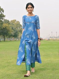 डिजाइनर कपड़े, Kurti Patterns, Salwar Designs, Punjabi Dress, Salwar Kamiz, Cotton Kurti Designs, Kurti Neck Designs, Kurta Designs Women, Silk Trousers