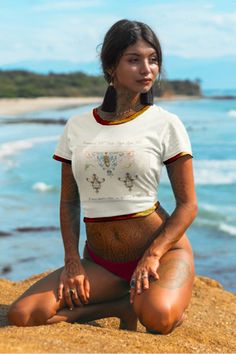 Festival Crew Neck Crop Top, White Printed Cropped Top, White Cropped Festival Top, White Cropped Top For Festival, White Cotton Printed Crop Top, White Tops With Unique Print For Summer, White Unique Print Top For Summer, Fitted Crew Neck Crop Top For Festivals, Summer Printed Crew Neck Crop Top