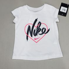 Nwt Bin A.Rn S Sporty White T-shirt For Playwear, White Logo Print Shirt For Spring, White Shirt With Logo Print For Spring, Cute White Top With Logo Print, Cute White Tops With Logo Print, White Nike T-shirt For Summer, Nike White T-shirt For Summer, Nike White Tops For Summer, White Nike Tops For Spring