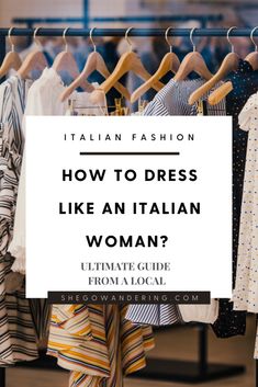 Italian Culture Clothes, Italian Hats Women, Italian Local Fashion, How To Dress Italian Womens Fashion, Italian Fashion Fall 2023, Italia Fashion Style, Women Italian Style, Italian Dressing Style Women, Italy Fashion 2023