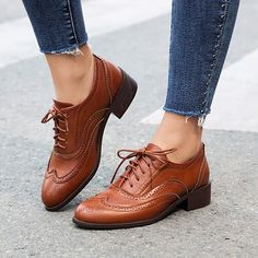 Category:Oxfords; Upper Materials:PU; Embellishment:Lace-up; Season:Fall; Heel Type:Block Heel; Gender:Women's; Size Suggestion:Please refer to the size chart to place an order; Activity:Walking; Toe Shape:Pointed Toe; Style:Classic; Outsole Materials:Rubber; Occasion:Office; Closure Type:Lace-up; Pattern:Color Block; Listing Date:06/18/2024; Production mode:External procurement; Size chart date source:Provided by Supplier. Women Oxfords, Lace Up Oxford Shoes, Navy Wedding Shoes, Bridal Shoes Low Heel, Sequin Sandals, Lace Up Block Heel, Ivory Wedding Shoes, Leather Brogues, Womens Chunky Heels