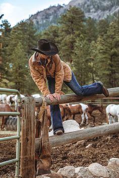 Cowgirl Outfits Halloween, Country Girl Aesthetic, Cowgirl Outfits For Women, Foto Cowgirl, Cute Cowgirl Outfits, Cowgirl Style Outfits, Bota Country