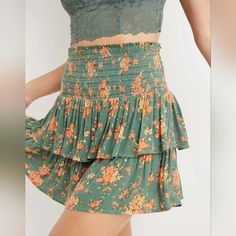 Aerie - By American Eagle Frilly Floral Ruched Mini Skirt In - Green Orange Floral Womens Size Large Brand New With Tag 100% Viscose Lightweight, Unlined Bundle For Discounts Printed Mini Skirt, Ruched Mini Skirt, Comfy Skirt, Skirts Maxi, Mens Outfitters, Green Orange, Green And Orange, No Frills, Floral Skirt