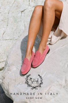 Trendy Pink Flat Heel Loafers, Pink Leather Flat Mules, Pink Flat Leather Mules, Pink Suede Round Toe Loafers, Classic Pink Loafers With Leather Sole, Prep Style, Chic Shoes, Casual Flats, Boot Sandals