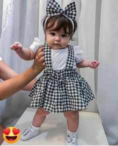 Kids Dress Wear, Baby Dress Design, Baby Clothes Patterns, Foto Baby, Kids Fashion Dress, Kids Designer Dresses, Kids Frocks