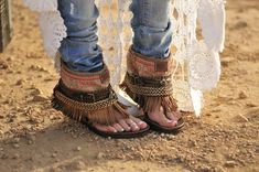 Swoon Emonk Ibiza, Boho Boots, Estilo Hippie, Ibiza Fashion, Boho Sandals, Bohemian Summer