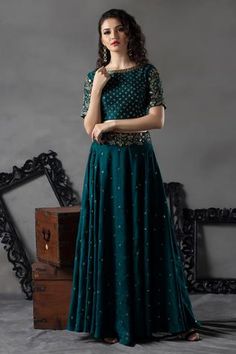 Shop for S&A By Anu Pellakuru Green Matka Silk Floral Embroidered Lehenga Set for Women Online at Aza Fashions Cutdana Work, Zardozi Work, Floral Lehenga, Embroidered Lehenga, Peacock Green, Thread Work, Embroidered Silk, Set For Women, Aza Fashion