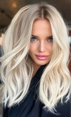 Hazel Eyes Blonde Hair Makeup, Bright Blonde Long Hair, Platinum Blonde With Root Tap, Summer 2024 Blonde Hair, Light Summer Blonde Hair, Fall Blonde Hair Ideas, Bright Winter Blonde Hair, Summer Blonde Hair 2024, Blond Summer Hair