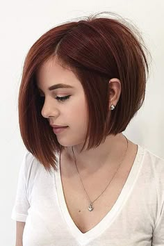 21 Styles for Your New Short Layered Hair Cut | Lovehairstyles.com Bob Pendek, Bob Hairstyles 2018, Mahogany Hair, Asymmetrical Bob Haircuts, Prom Hairstyles For Short Hair, Hair Color For Women, Trending Hairstyles, Short Hair With Layers