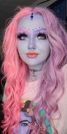 Alien Woman Costume, Alien Girl Costume, Alien Costume Women Diy Make Up, Extraterrestrial Aesthetic, Pink Alien Makeup, Alien Photoshoot, Pink Alien Costume, Cyberpop Aesthetic, Alien Cosplay Woman