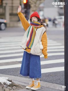 Japanese Fashion Colorful, Cute Japanese Outfits Street Style, Japanese Winter Fashion Street Style, Primary Color Outfit, Japan Style Fashion, Japanese Street Style, Seoul Fashion, Retro Mode, Japanese Street Fashion