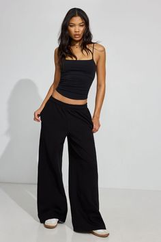 UltraFleece Super Wide Leg Sweatpants, Jet Black Open Legged Sweatpants, Sweatpants Low Rise, Flowy Sweatpants Outfit, Outfits With Sweatpants Black, Sweat Pants Outfits, Black Wide Leg Sweatpants, Black Sweatpants Outfit, Garage Sweatpants, Sweatpants Aesthetic