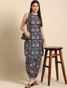 * Women Black Floral Printed Pure Cotton Kurta with Dhoti Pants Pure Cotton Kurta Set / Sleeveless Kurta Set / Indian Wedding Wear Salwar Kameez / Silk Kurta Sets / Indian Ethnic Dress / Plus Size Silk Kurta Dress Traditional Indian Wear / Salwar Kameez Dupatta / Kurti Palazzo Set * Black printed Kurta with Dhoti Pants * Kurta design:- * Floral printed * Straight shape * Regular style * Round neck, sleeveless no sleeves * Calf length length with straight hem * Pure cotton fabric * Dhoti Pants de Sleeveless Salwar Designs, Fitted Sleeveless Pant Set For Festive Occasions, Festive Fitted Sleeveless Pant Set, Designer Sleeveless Sets With Printed Motifs, Sleeveless Sets With Printed Motifs, Sleeveless Designer Wear Sets For Summer, Designer Sleeveless Sets For Summer, Traditional Sleeveless Palazzo Set For Navratri, Sleeveless Festive Salwar Kameez For Navratri