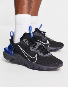 Sneakers di Nike Prossima fermata: acquisto Design con profilo basso Linguette per indossare la scarpa con facilità Modello stringato Linguetta e cavigliera imbottite Esclusivo logo Nike L'intersuola in mescola React offre un'ammortizzazione super reattiva I cuscinetti in gomma sulla suola migliorano la trazione e la robustezza Nike React Vision Noir, React Vision Nike, Nike React Vision Outfit, Basket Noir, Men's Athletic Shoes, Baskets Nike, Nike Brand, Shoe Inspo