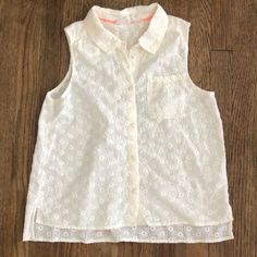 Super Cute Cotton Button Down White W/Embroidery Flowers. Girls Size 12/13. Brand New Condition Cute Cotton H&m Tops, H&m Cotton Tops With Button Closure, Cute Sleeveless Buttoned Tops, Cute White Sleeveless Blouse, H&m Sleeveless Blouse For Spring, H&m Sleeveless Spring Blouse, H&m Shirts, Embroidery Flowers, Kids Shirts