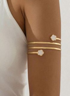 📍PRODUCT SIZE Diameter: 6 cm Diameter: 2,36 inch 📍PRODUCT FEATURES Color: White Gender: Women Material: Iron Alloy Type: Arm Cuff Style: Fashionable ✈ PROCESSING TIMES All orders are shipped within 1-2 business days after order is received. 📍TRANSPORT İncludes tracking number 💫 Thank you for choosing our store Gold Arm Cuff, Arm Bracelet, Bracelet Elegant, Arm Bracelets, Arm Cuff, Body Jewellery, Elegant Gift, Arm Band, Body Jewelry