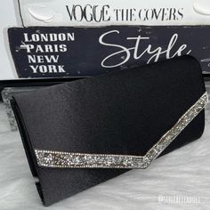 Brand Cruise Club Evening Clutch Crossbody Shoulder Mix Rhinestone Jeweled Embellished Bag Purse Limited Edition % Authentic It’s All About The Bags When It Comes To Formal Evening Wear! Enjoy Your Evening In This Beautiful Black With Silver Mix Variety Of Rhinestone Jeweled Embellished Bag That Can Be Used As Either A Clutch Or A Cross Bag/Shoulder Bag! Keep In Mind The Chain Straps Are Detachable For Your Convenience! When You’re Not Using The Bag, It’s A Beautiful Decorative Piece To Add To Y Chic Black Evening Bag With Rhinestones, Black Evening Bag With Rhinestones, Chic Formal Bags With Silver Accents, Black Rhinestone Clutch For Party, Black Rhinestone Evening Bag, Evening Bags With Rhinestone Fringe, Chic Party Evening Bag With Silver-tone Hardware, Evening Bag With Rhinestone Fringe, Chic Evening Bag With Silver-tone Hardware For Party