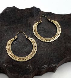 HANDMADE Ethnic boho beautiful Mandala earrings flower geometry. SIZE Aprox Length: 5.4 cm Aprox width: 5 cm Handmade with high quality hypoallergenic Jewelery brass, nickel free. LINK Please follow the link to view my shop for other beautiful pieces. https://www.etsy.com/uk/shop/JagathaStudio Brass Chandbali Hoop Earrings, Bohemian Hoop Earrings For Festive Occasion, Festive Bohemian Hoop Earrings, Bohemian Dangle Hoop Earrings With Latkans, Bohemian Festival Hoop Earrings With Latkans, Bohemian Round Brass Hoop Earrings, Bohemian Pierced Hoop Earrings For Festive Occasions, Bohemian Festive Hoop Earrings, Festive Bohemian Small Hoop Jewelry