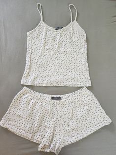 Brandy Pjs, Brandy Melville Coquette, Cute Pijamas, Aesthetic Brandy Melville, Pj Ideas, Downtown Girl Aesthetic, Pinterest Wardrobe, Summer Pjs, Cozy Pjs