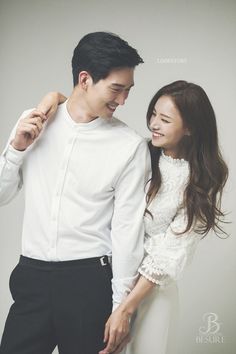 Korean Wedding Photography Studios, Pre Wedding Studio Photoshoot, Studio Prewedding Photo Ideas, Korean Prewedding Studio, Wedding Studio Photography, Korea Prewedding Photoshoot, Korean Prewedding Photography, Pictures To Take With Friends, Prewedding Studio