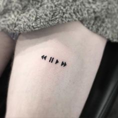 Minimal First Tattoo, Small Significant Tattoos, Minimalistic Tattoo Ideas, Tech Tattoo, Dragons Tattoo, Minimalistic Tattoo, Tato Minimal, Tattoo Diy, Tato Henna