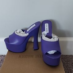 New. Size 6 Purple Platforms Heels, Purple Chunky Platform Heels, Chunky Shoes Outfit, Black Chunky Platform Heels, Steve Madden Platform Heels, Crazy Heels, Black Sneakers Women, Steve Madden Platform Sandals, Chunky Platform Sneakers