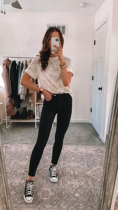 Things To Wear With Black Jeans, Outfits For 20 Year Olds, Simple Outfits With Jeans, School Outfits Teacher, Outfit Ideas With Black Jeans, Outfits Middle School, School Outfits Middle School, Outfits Back To School, Modest Casual