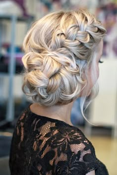 Top Wedding Hairstyles - soft waves, up 'dos and half up - half down - Imge via White and Knight Dance Hairstyles, Up Dos, Fancy Hairstyles, Formal Hairstyles, Homecoming Hairstyles, Hair Designs