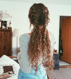 hair , long , waves , curls , pretty , beautiful , summer styles , girl , gorgeous , happy , hairstyles , beachy , blonde , brunette , gal happy little good morning in a cute breakfast nook , quiet and peaceful , beautiful home , lovely summer , happy , sunshine , little dress , red dress , cute outfit , daytime , day , bike ride , exercise , green , pretty girl , basket , beach , ride to the beach , happy , love , summer Brazilian Curly Hair, Curly Hair Wig, Curly Hair Women, Short Curly Hair, Curly Hairstyles, Curly Hairstyle