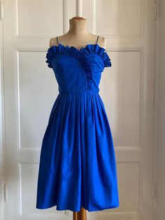 Amazing cobolt blue 70s ruffle cocktail dress. Sooooo cool! Without flaws. About sz S-M. B: 42 cm  W: 35cm  H: free L: 108 cm Ruffle Cocktail Dress, Dress Clothes For Women, Cobalt, Sweden, Favorite Outfit, Beauty Book, Art Collection, Dress Outfits, Cocktail Dress