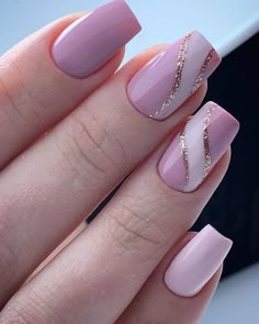 Unhas Delicadas para ocasiões do dia a dia, aprenda aqui com o curso escola designer de unhas 🥰✨ Manicure Nail Designs, Fancy Nails Designs, Christmas Nails Acrylic, Trendy Nail Art, Pretty Nail Art