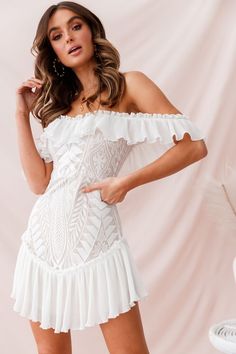 Dreamy Off-Shoulder Mini Dress White Chanel White Dress, Rose Gold Wedding Dress, Short Wedding Dress Beach, Looks Hippie, Hot Party Dresses, Short Lace Wedding Dress, Off Shoulder Mini Dress, Selfie Leslie, Mini Dress White