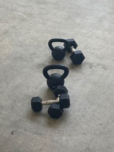 aesthetic image of black workout exercise equipment kettlebell dumbbell exposed concrete floor Workout Weights Aesthetic, Kettlebell Aesthetic, Dumbbell Aesthetic, Weights Aesthetic, Sports Chic, Kettlebell Exercises, Yoga Style, Mobility Exercises, Amazon Basics