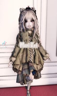 Ugg Outfit Ideas, Gala Outfits, Coronation Dress, Make Outfits, Met Gala Outfits, Creative Birthday Cards, Winter Footwear, 2160x3840 Wallpaper, Mori Kei