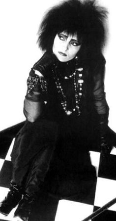 Siouxsie ★ Souixie Sue, 80s Goth Fashion, Gothic Icon, Traditional Goth, New Wave Music, Goth Music