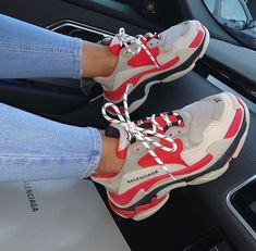 Balenciaga Sneakers Outfit, Mode Ulzzang, Color Shoes, Shoes Sneakers Jordans, Fresh Shoes, Shoes Sport, Hype Shoes, Luxury Sneakers