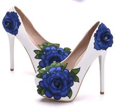 Floral Dress Runway, Branded Heels, Curvy Quotes, Dream Heels, Heels Fancy, Sparkly Wedding Shoes, Glam Shoes, Blue Stuff, Floral Pumps