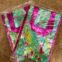 Lilly Pulitzer Reusable Bag Gift With Purchase Tropical Storm Print New In Plastic Bag This Listing Is For Two Bags Pink Reusable Beach Bag, Casual Pink Reusable Bag, Pink Towels, Woven Wood, Tropical Storm, Gift With Purchase, Grab Bag, Distressed Black Jeans, Grab Bags