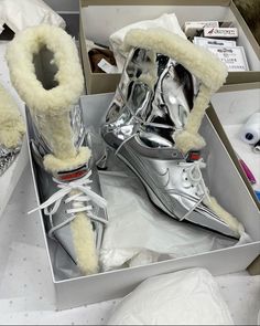 Goody Two Shoes, Funky Shoes, Unique Shoes, Shoe Obsession, Sneaker Heels, Vintage Shoes, Group Chat, Character Inspiration, Miu Miu