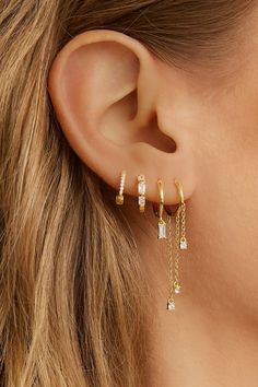 Earring Stacks Small Ears, Earrings Ideas For 3 Holes, 4 Earrings In A Row, Formal Earrings Gold, Gold Earrings Formal, 4 Earring Stack, 3 Stack Earrings, Prom Jewelry Ideas Gold, Gold Formal Jewelry