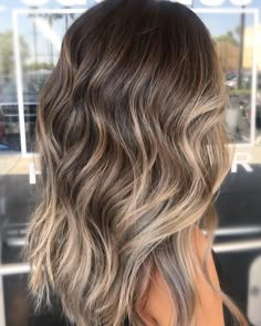 Balayage Hair Brunette With Blonde, New Hair Color Trends, Balayage Blonde, Brunette Balayage Hair, Honey Blonde Hair, Trendy Hair Color, Balayage Brunette