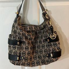 15w X 11h X 5d In Excellent Condition Ask For More Pictures If You Are Interested Like New Bags Michael Kors, Hobo Handbag, Hobo Handbags, Michael Kors Black, More Pictures, Black And Brown, Dust Bag, Michael Kors, Bag Lady