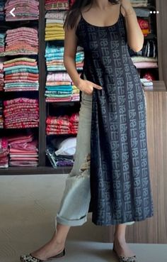 Morden Kurti Designs, Kurtis Outfit Casual, Stylish Kurtis Design With Jeans, College Kurti Aesthetic, Modern Indian Outfits Aesthetic, Cute Kurta Outfits, Indian Outfits Inspiration, Indian Outfits Everyday, Jean And Kurti Outfits