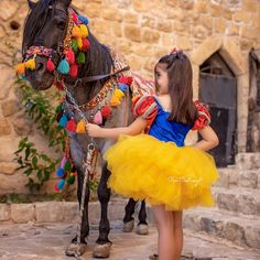 White Birthday Dress, Girls Couture Dresses, White Party Dress, Snow White Dresses, Snow White Costume, Snow White Birthday, Snow White Party, White Costumes, Puffy Dresses