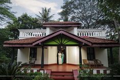 kumbakonam resort post wedding photoshoot with awesome couple - webandarts photography Indian House Elevation, Traditional Indian Houses, Post Wedding Photoshoot, Small House Design Kerala, Wedding Candid Photography, Post Wedding Shoot, Classic House Interior Design, Front Room Design